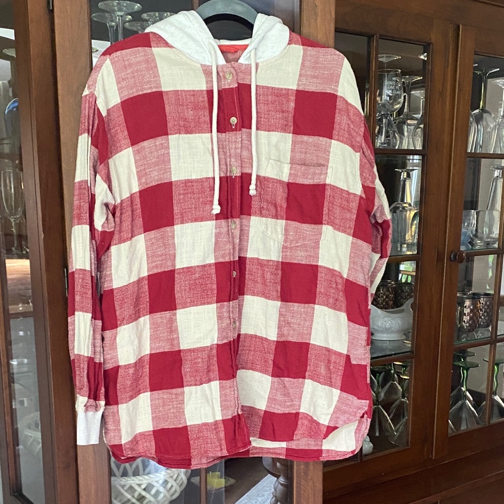 American Eagle Outfitters Red and White Plaid Hoodie